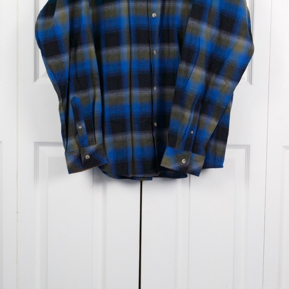 Legendary Whitetails Blue Flannel Shirt Size XL - Picture 3 of 8